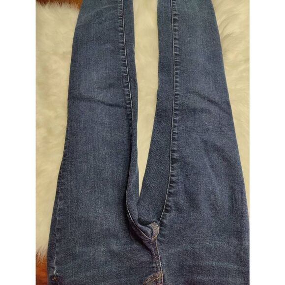 9"  Mid-Rise Skinny Madewell Jeans - Picture 4 of 6